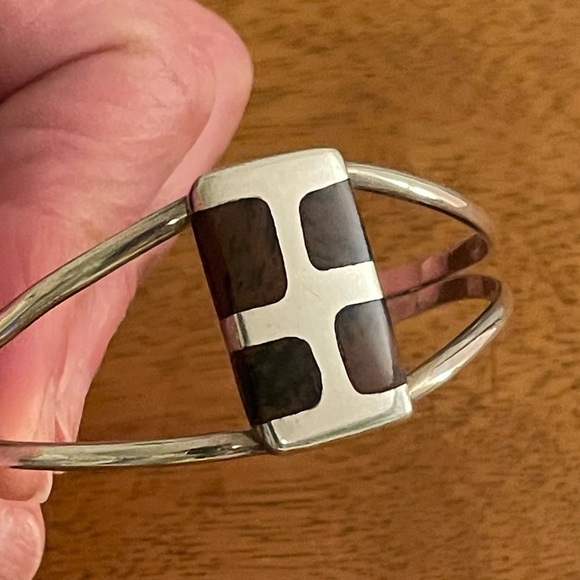 Mid Century Modern Taxco Quintin V. Inlaid Sterling Silver Cuff Bracelet - Picture 2 of 6